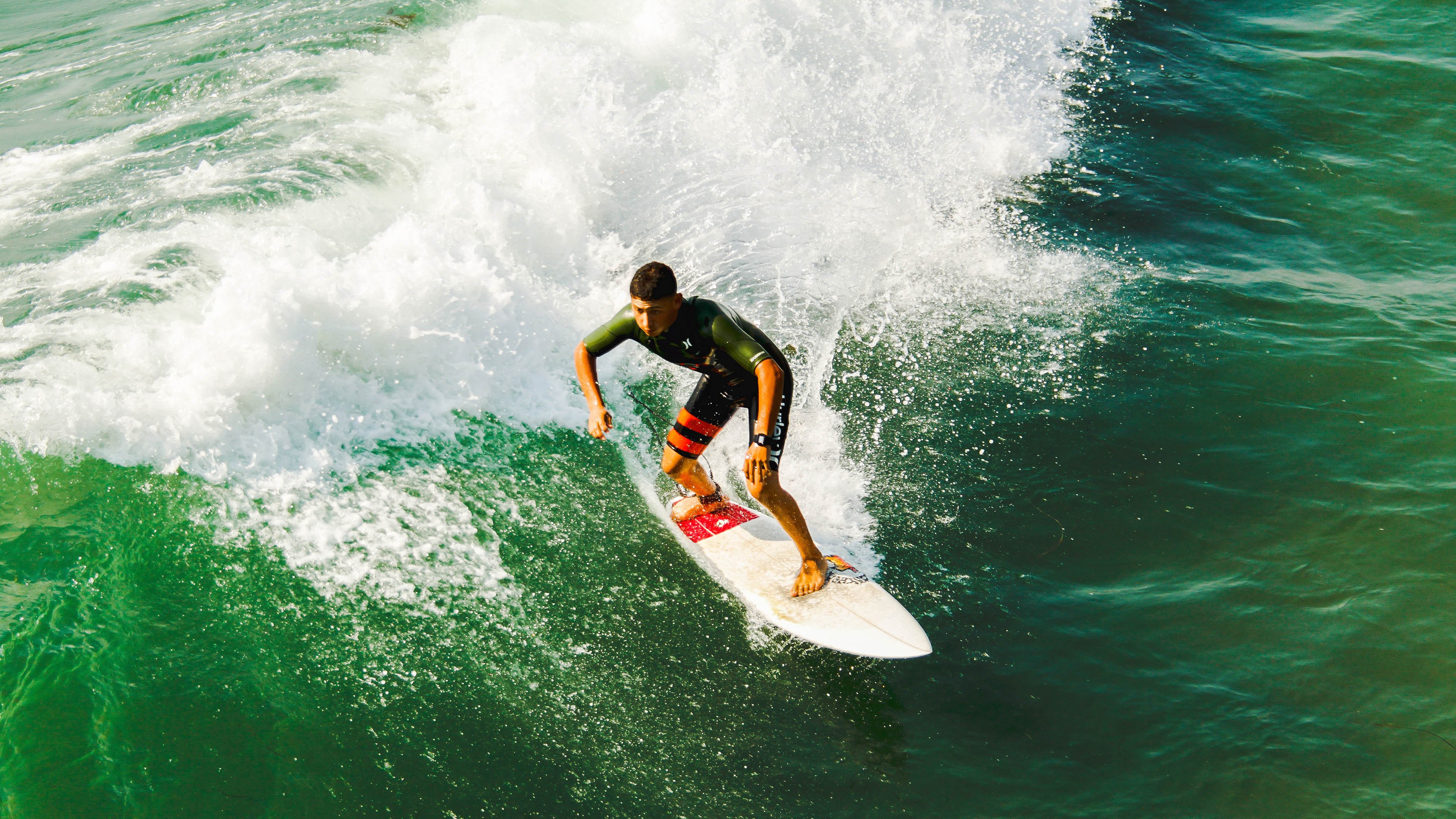 _运动员的慈善事业：用行动传递正能量_，运动员贡献