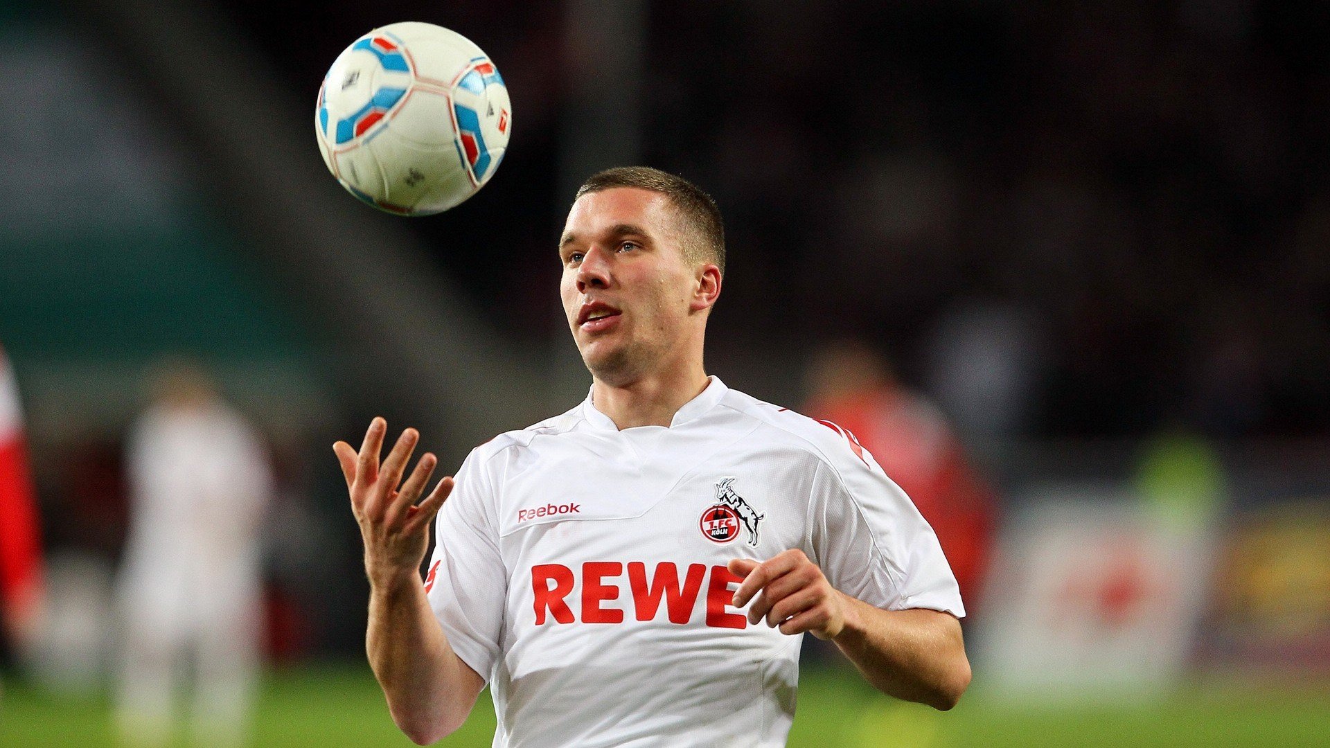 德甲比赛持续升温，精彩反击与关键扑救不断上演，德甲 集锦